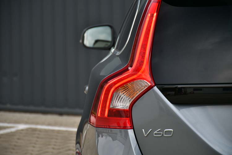 Volvo V60 D4 Geartronic Summum