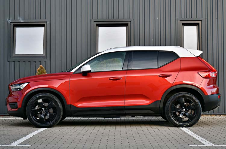 Volvo XC 40 D4 AWD Geartronic Momentum Pro