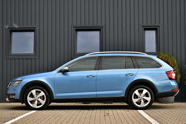 Skoda Octavia Combi 2.0 TDI (Green Tec) 4X4 DSG Scout