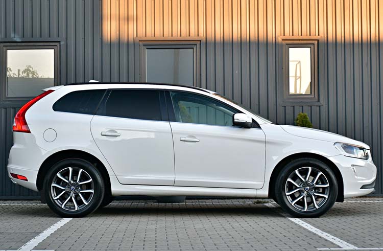 Volvo XC60 2.4 D4 AWD Momentum Edition