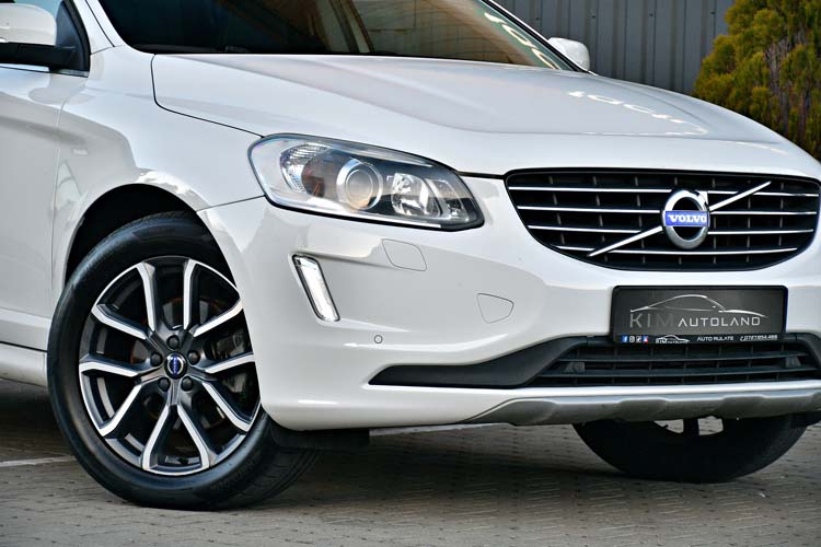 Volvo XC60 2.4 D4 AWD Momentum Edition