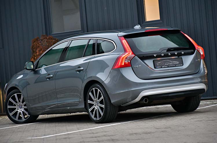 Volvo V60 D3 Geartronic Momentum Edition