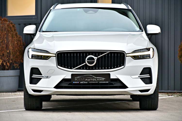 Volvo XC60 2.0 B4 MHEV AT8 AWD Momentum PRO